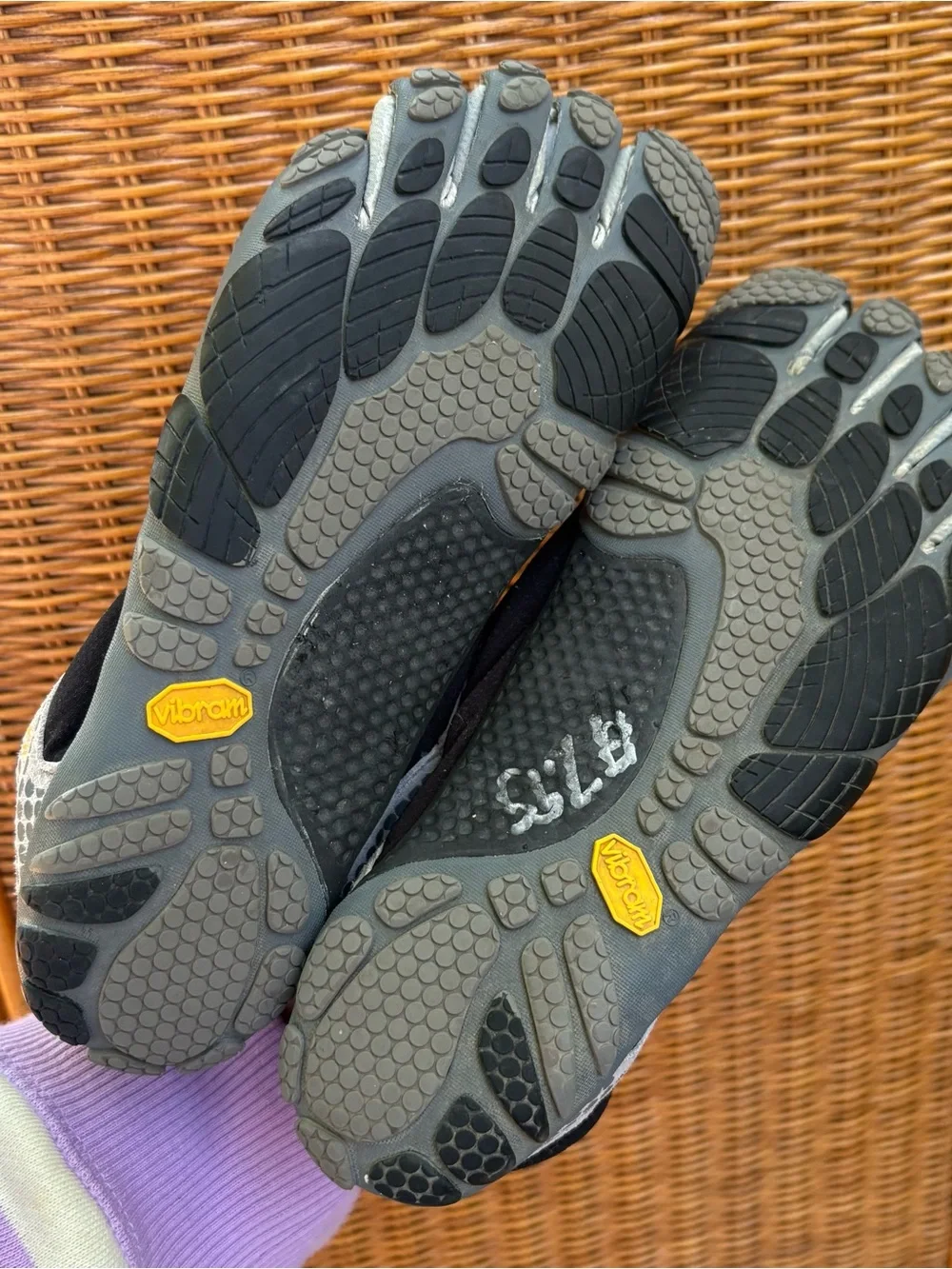 Vibram Women’s Toe Five Finger Shoes 39 8.5 Yellow Black Casual Trendy Gorpcore